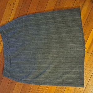 NortonMcnaughton Stretch Pencil Skirt sz 12 in gray and faint purple horizontal